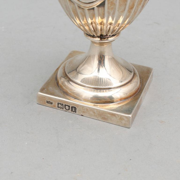 SOCKERRUSKA, silver, KE&CO LD, London, 1924. Vikt ca 204g.