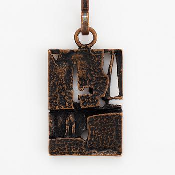 Jorma Laine, pendant with chain in bronze.