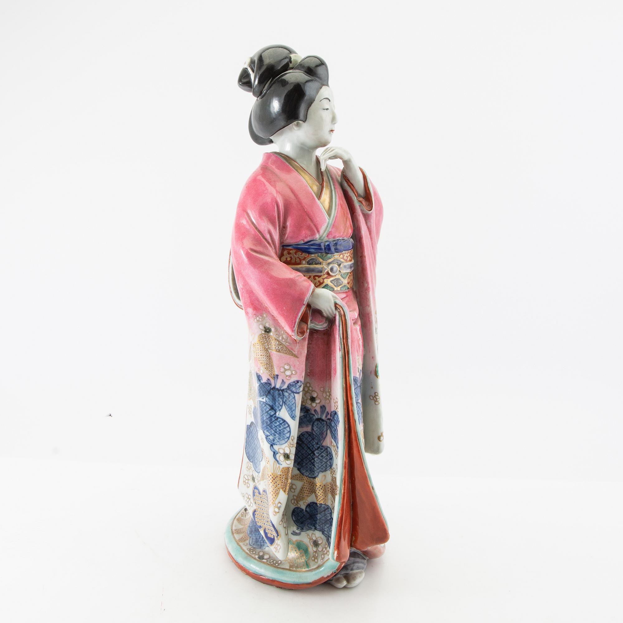 Figure of a geisha, Japan, 20th century, porcelain.