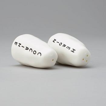 David Shrigley, Cocaine/Heroin salt - och pepparkar.