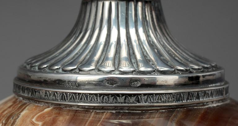 VINKANNA, silver och sten, Florens, Melani och Busio, 1900-tal. Tot vikt inkl sten 3483 gram.