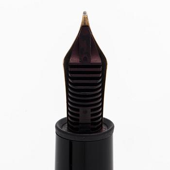 Montblanc, a Meisterstück fountain pen.