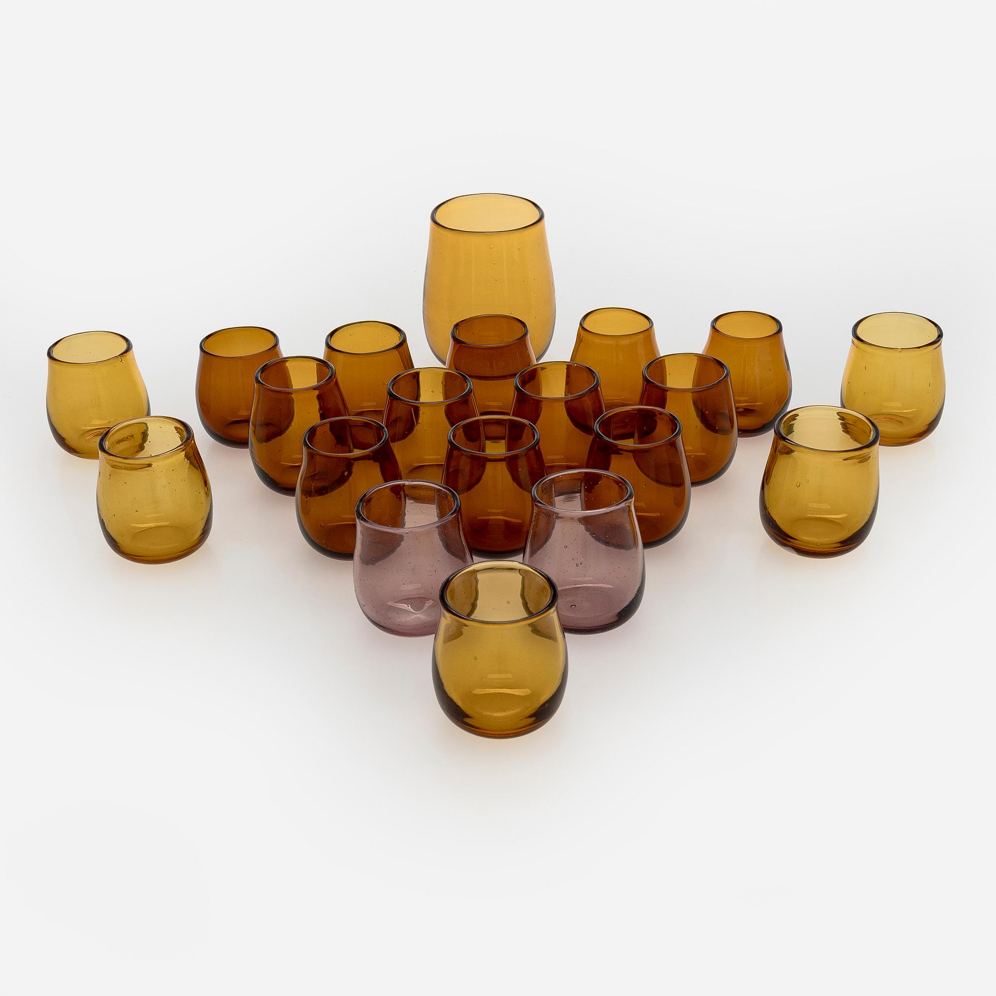 Gunnel Nyman, Ölglas, 1 st, modell "GN 41" och  snapsglas, 19 st, modell "GN 42", Nuutajärvi Notsjö 1949 - 1953.