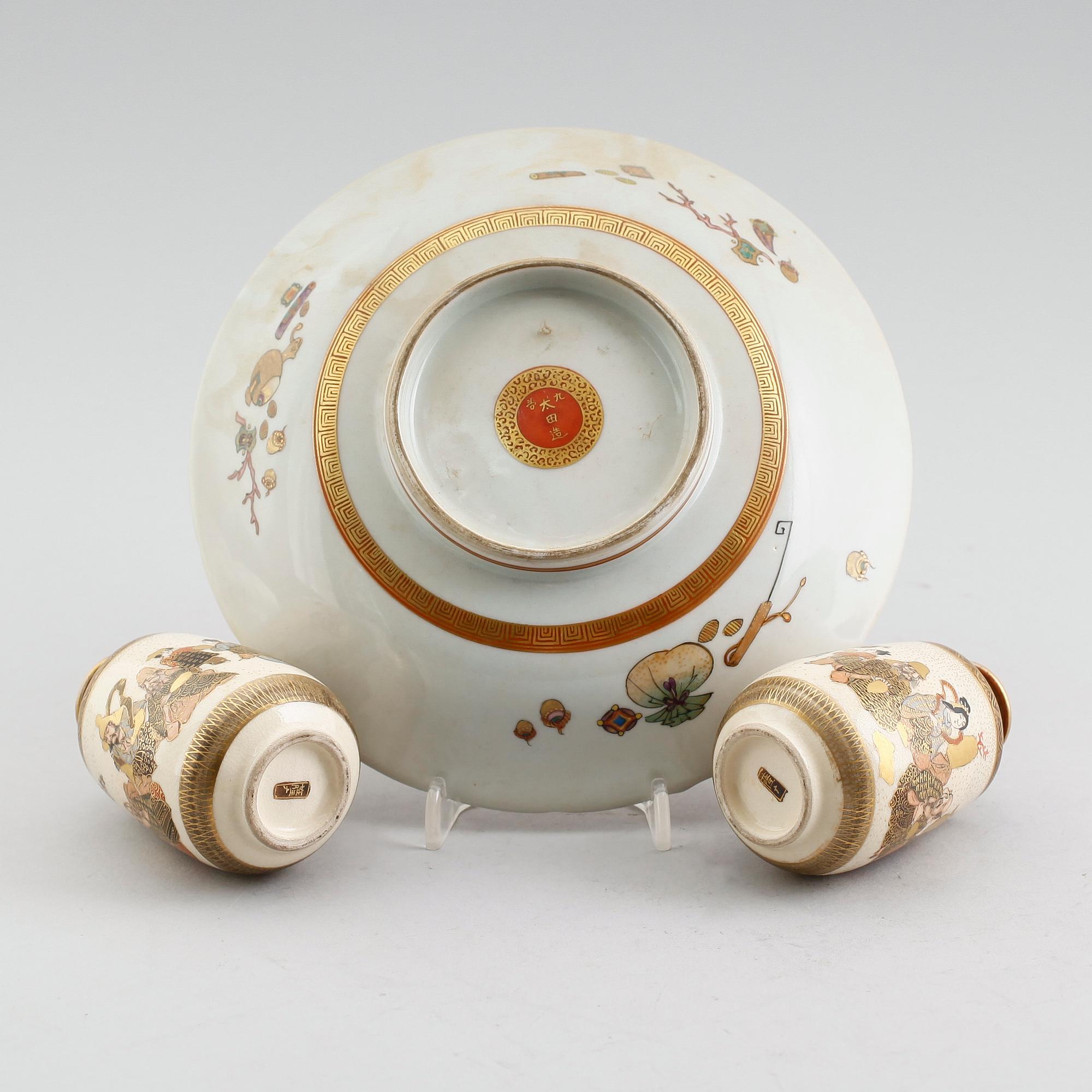 FAT samt VASER, 1 par, porslin, Satsuma, Japan, 1800-/1900.