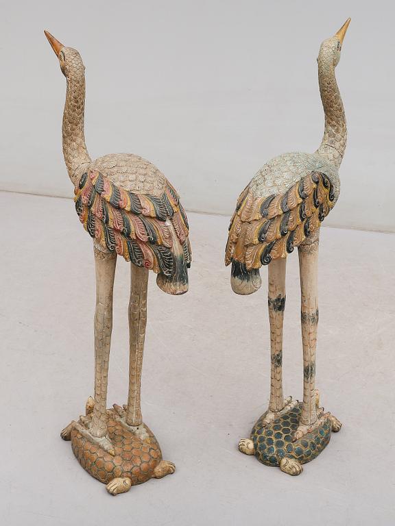 FIGURER, 2 st, målat trä, sydostasien, 1900-talets första hälft.