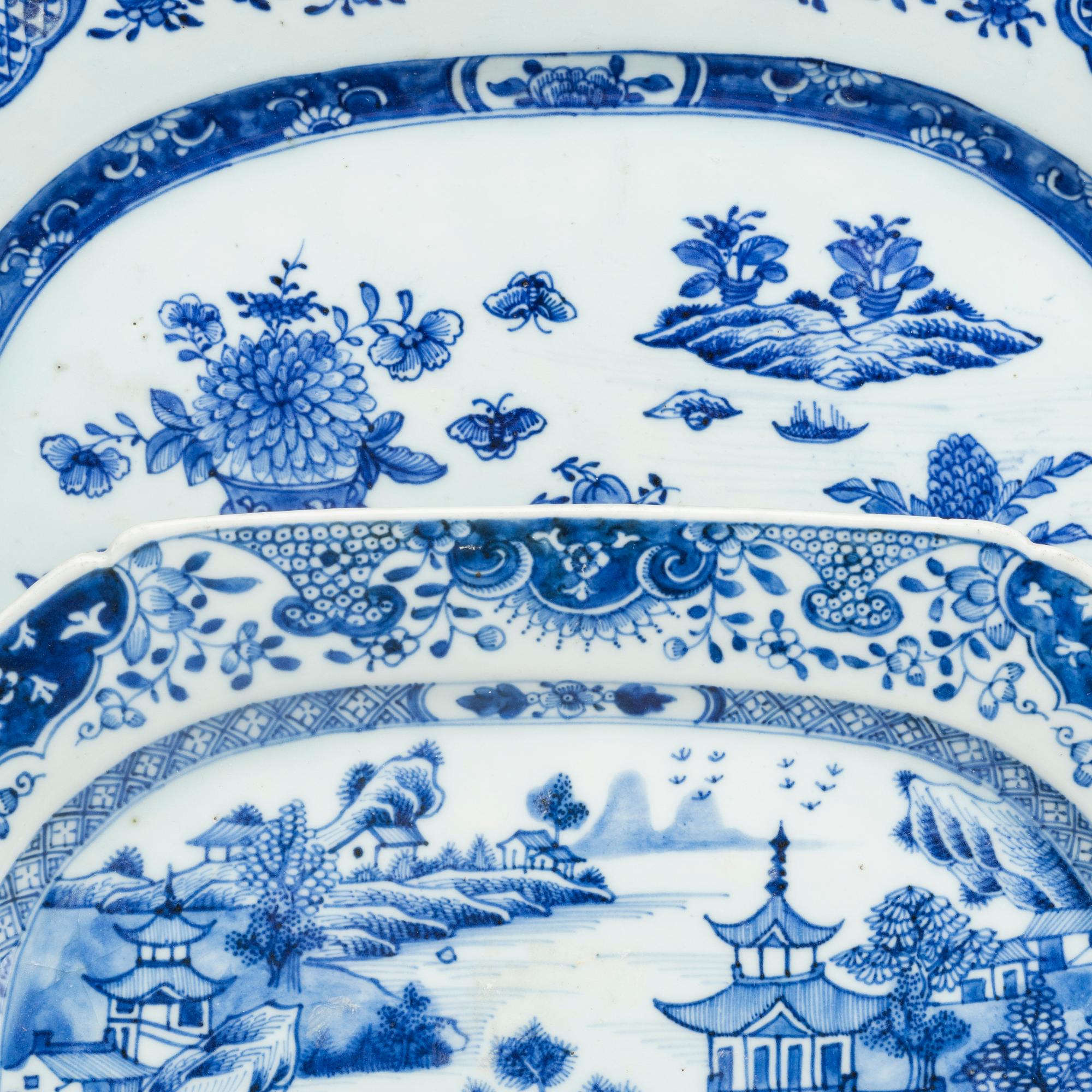 2 pcs of blue and white porcelain charger, Qing dynasty, Qianlong (1736-95).
