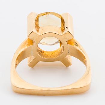 RING, 18K gold with a citrine, 1965.