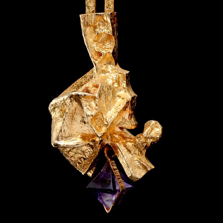 COLLIER, 18k guld med fasettslipad ametist, "Kaltio" Björn Weckström, Lapponia, Finland, 1900-talets slut. Vikt 42 g.