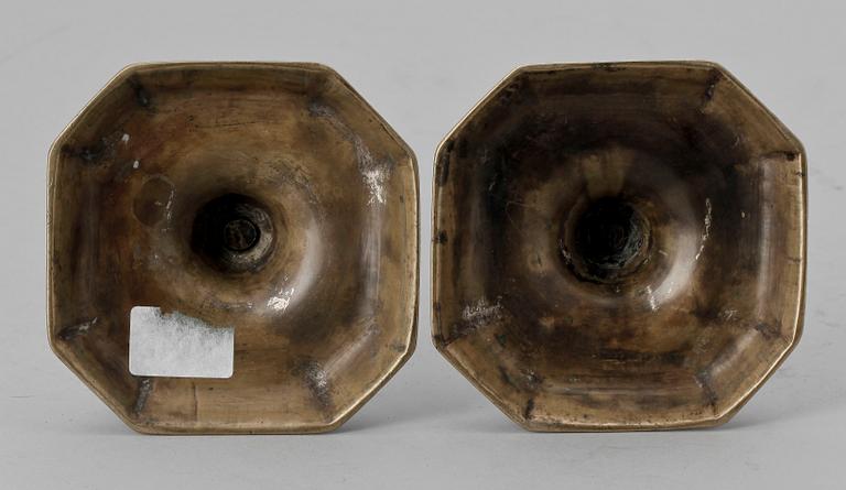 LJUSSTAKAR, ett par, barock, 1600/1700-tal.