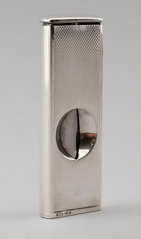 CIGARRETUI OCH CIGARRSNOPPARE, silver, 1900-talets mitt. Vikt ca 516 g.