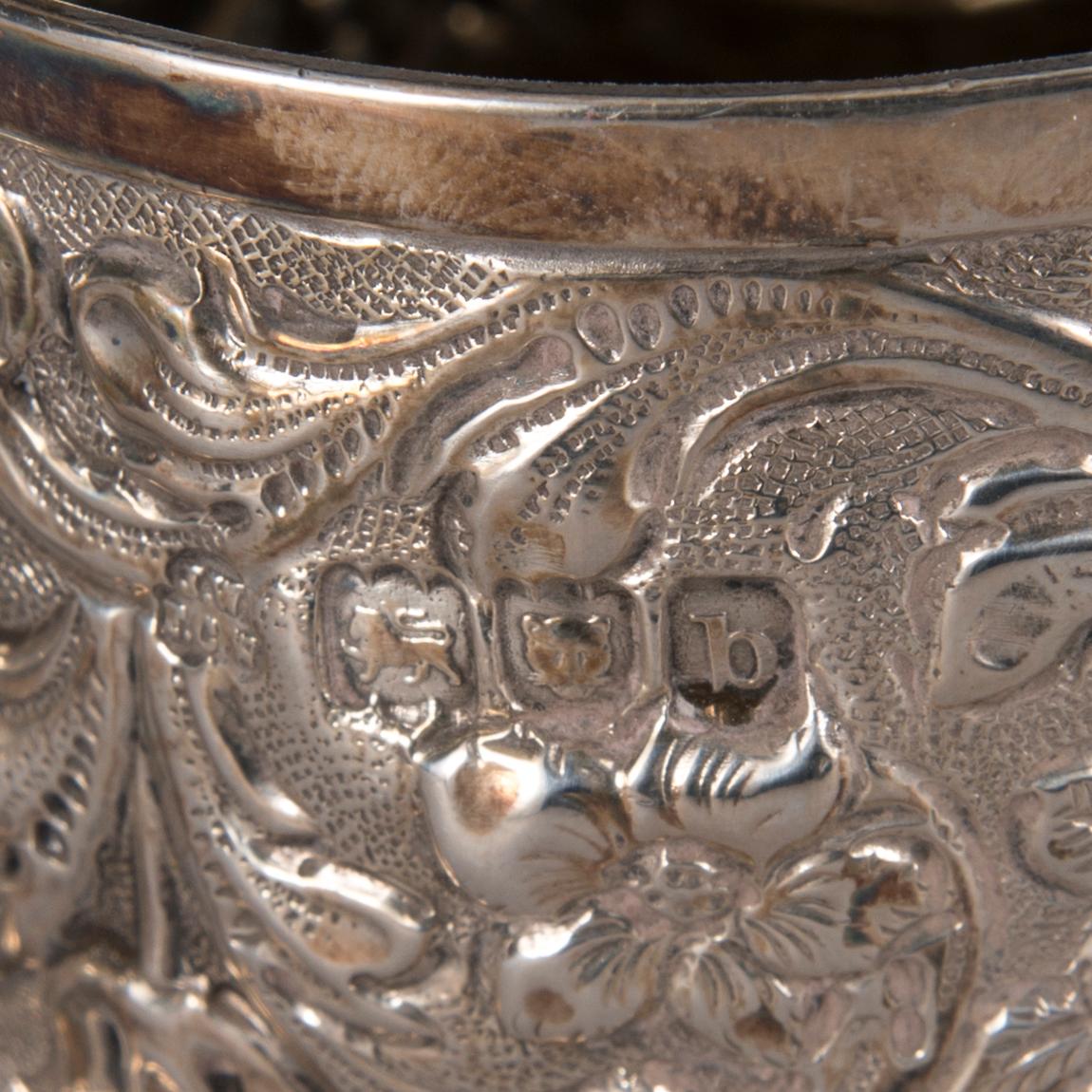 DRYCKESKÄRL, 3 st, silver, England 1857-1897. Vikt ca 408 g.