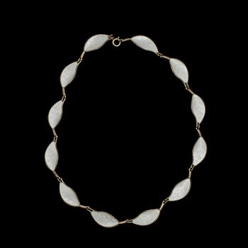 HALSBAND, ARMBAND, ÖRHÄNGEN, ett par samt BROSCH, sterlingsilver och emalj, Norge, 1900-tal. Vikt 48 G.