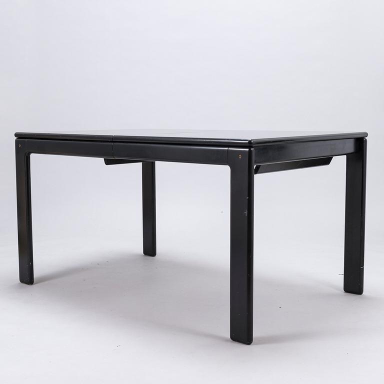 EERO AARNIO, A dinner table and four chairs "Flamingo" for Asko.