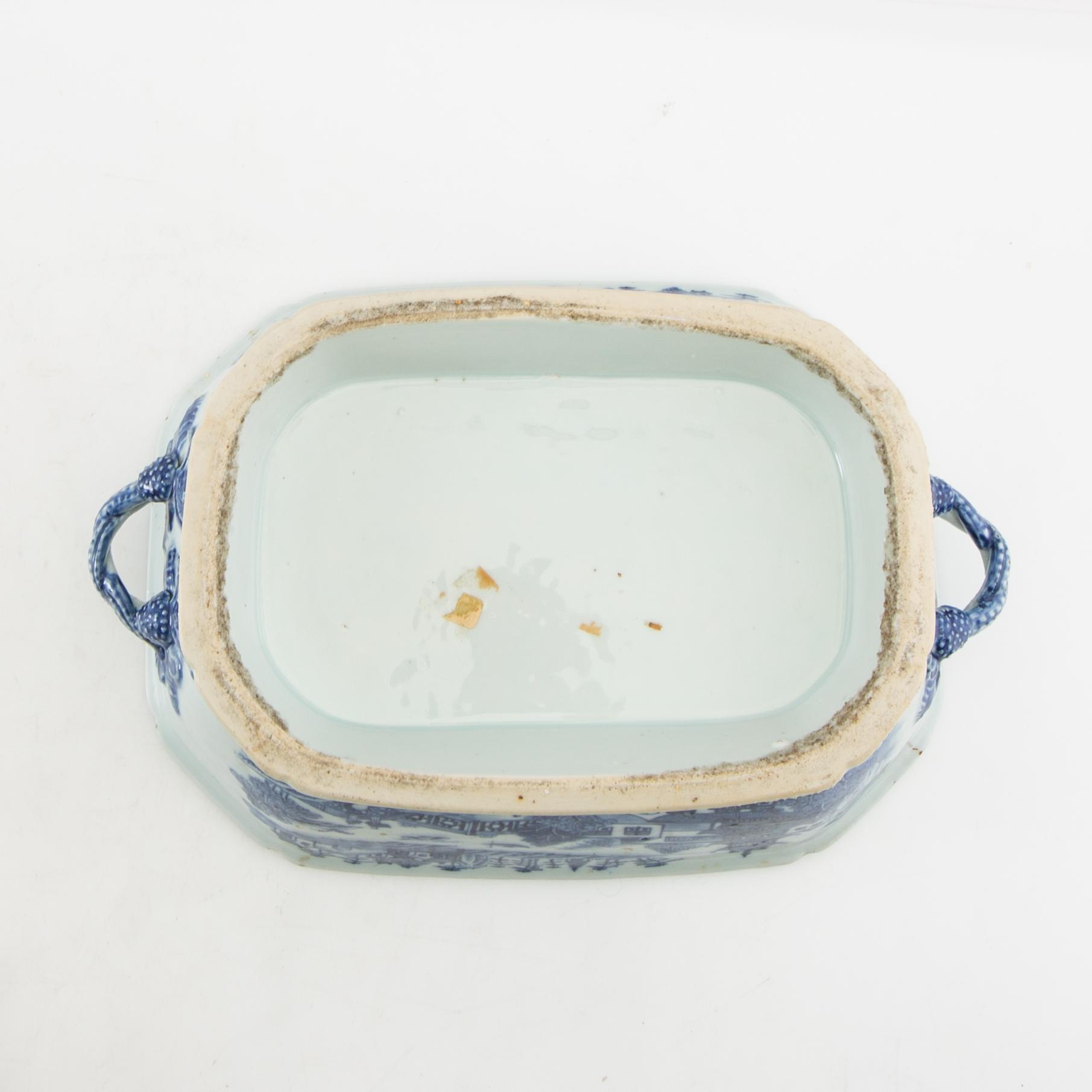 Terrin med lock och fat Kina Qianlong (1736-95) porslin.