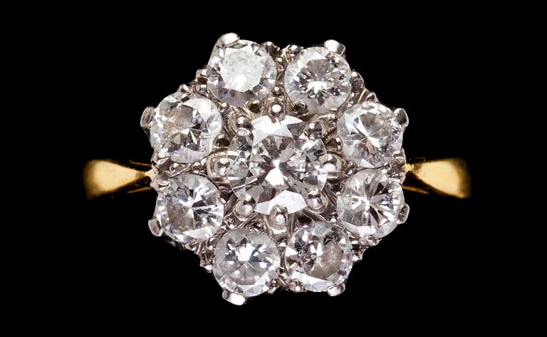 RING, 9 briljantslipade diamanter, tot. ca 1.60  ct.