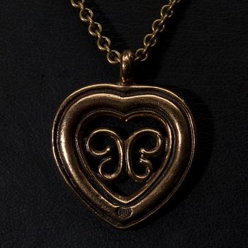 BROSCHER, 2 st, HÄNGE, brons, Kalevala Koru 1900-talets första hälft/-talets slut.