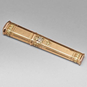 239. A Swedish 18th century gold en trois couleurs needle-case, mark of Hans Henrik Wihlborg, Stockholm 1788.