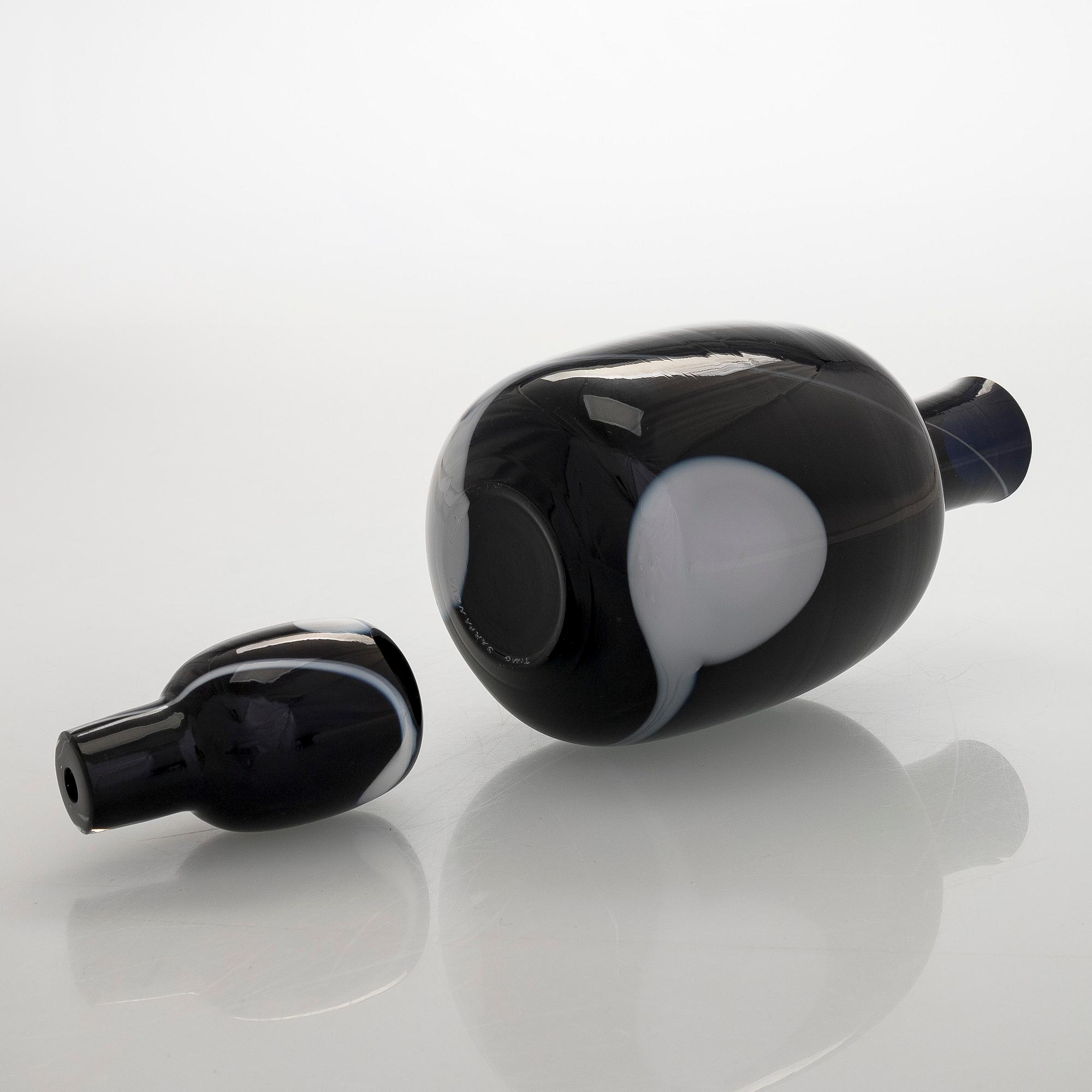 Timo Sarpaneva, a 'Blues' glass carafe, signed Timo Sarpaneva 5/1986.