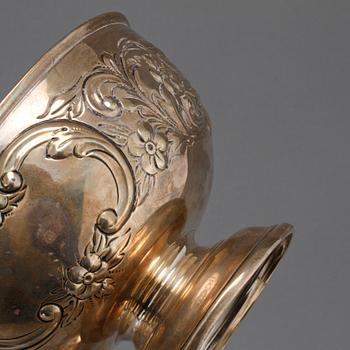 BRÖDKORG samt SKÅLAR, 2 st, silver, 1900-tal. Vikt ca 590 gram.