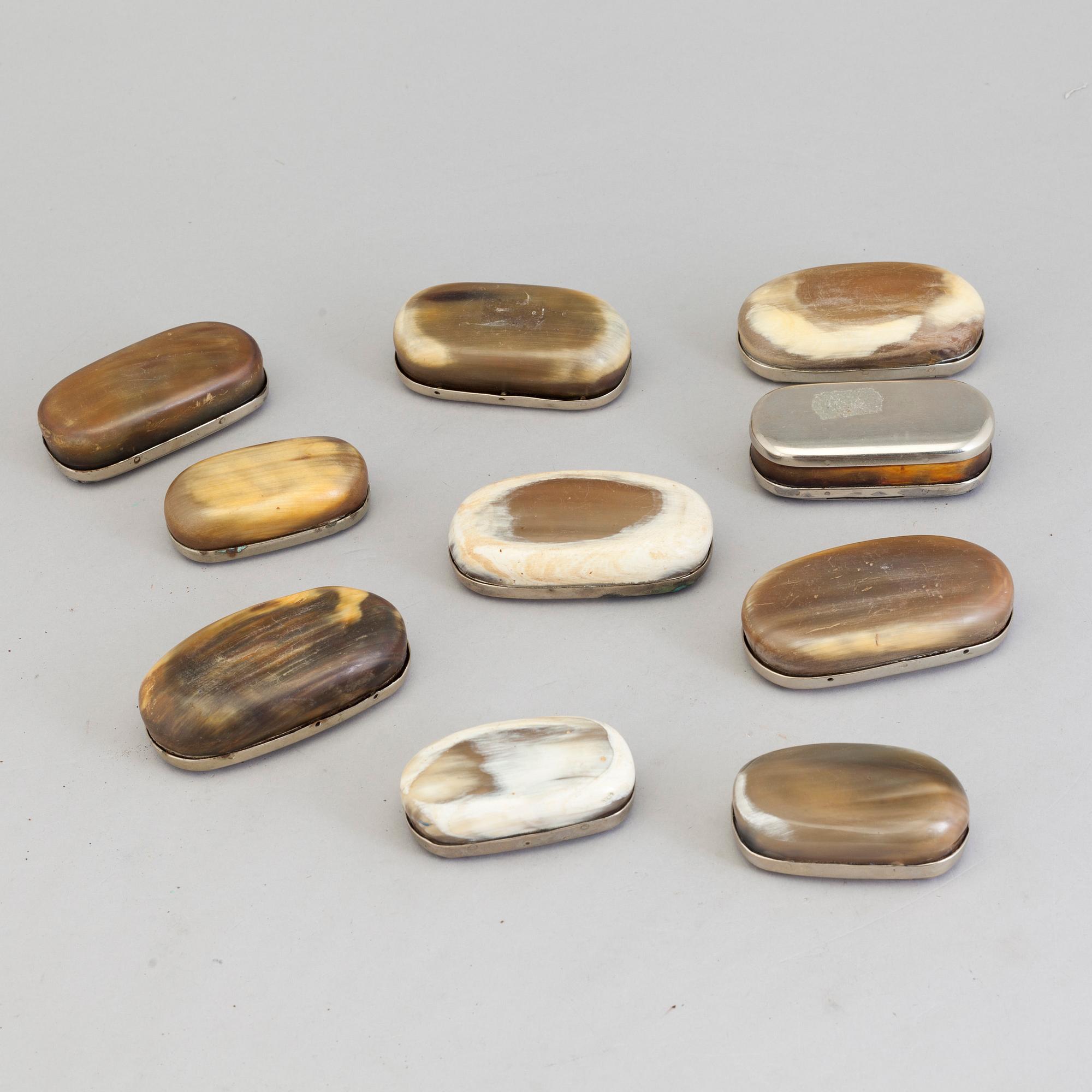 SAMLING SNUSDOSOR, 10 st, horn och metall, 1800-/1900-tal.
