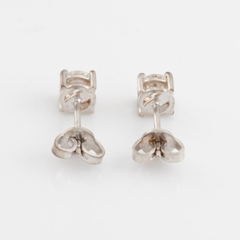 Brilliant cut diamond stud earrings, with IGI report.