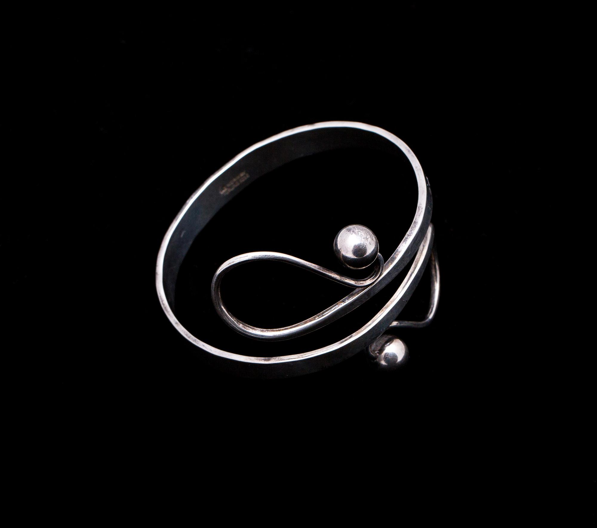 ARMRING,, strelingsilver, design Anna-Greta Eker. Importstämplar.Vikt ca 40 g.