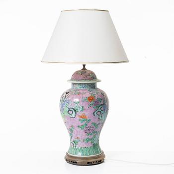A porcelain table lamp, China, 20th century.