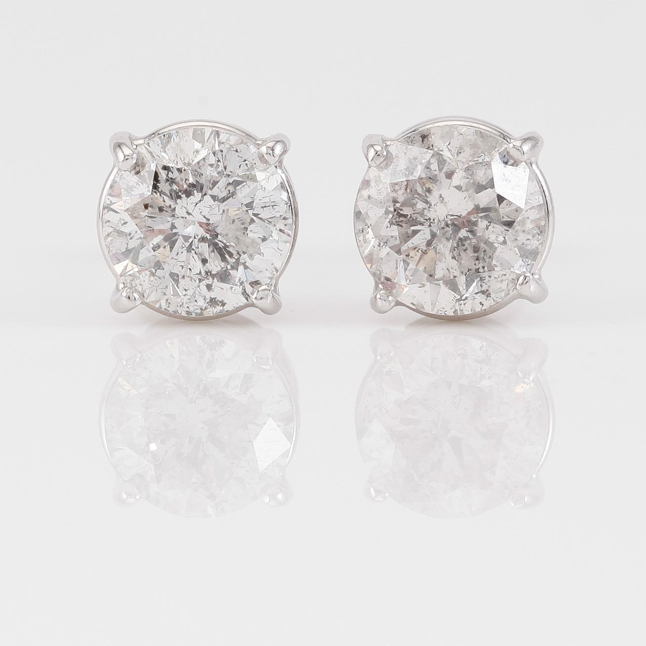 ÖRHÄNGEN, 1 par, 18K vitguld och diamanter tot ca 2.50 ct.