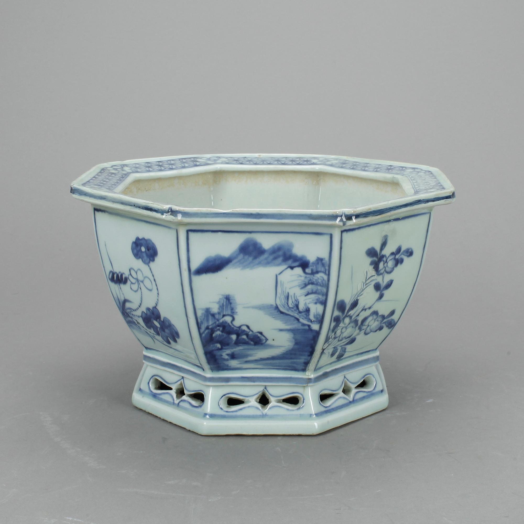 YTTERFODER, porslin, Kina, 1900-tal.