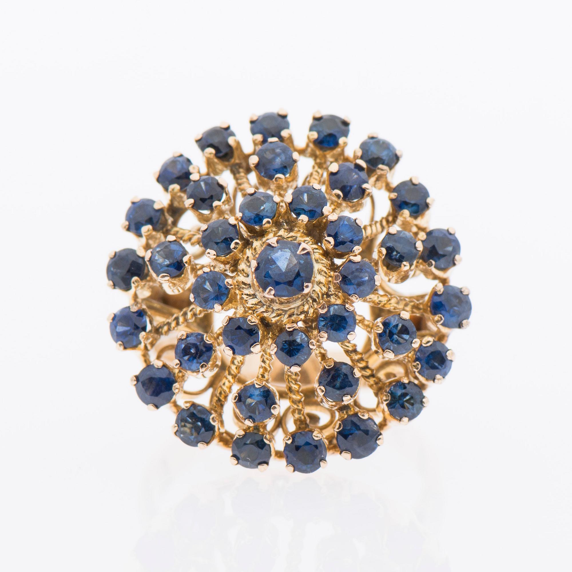 RING, fasettslipade safirer, 18K guld.