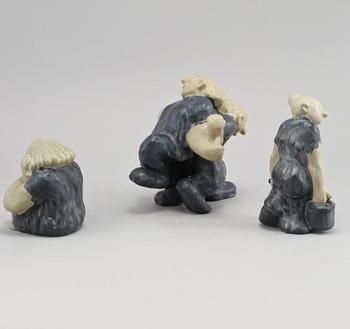 FIGURINER, 3 st, stengods, Åke Holm, 1900-talets andra hälft.