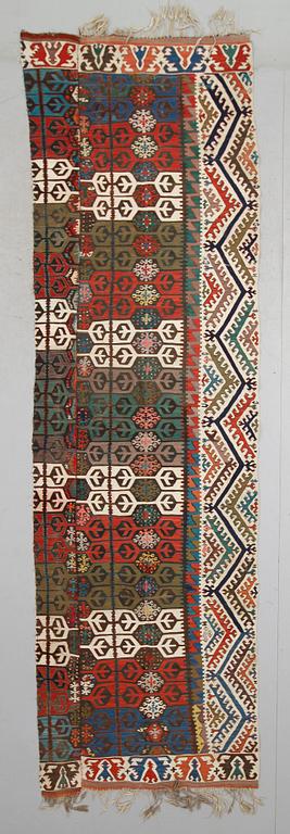 MATTA, Kelim. Ca 390 x 114 cm.