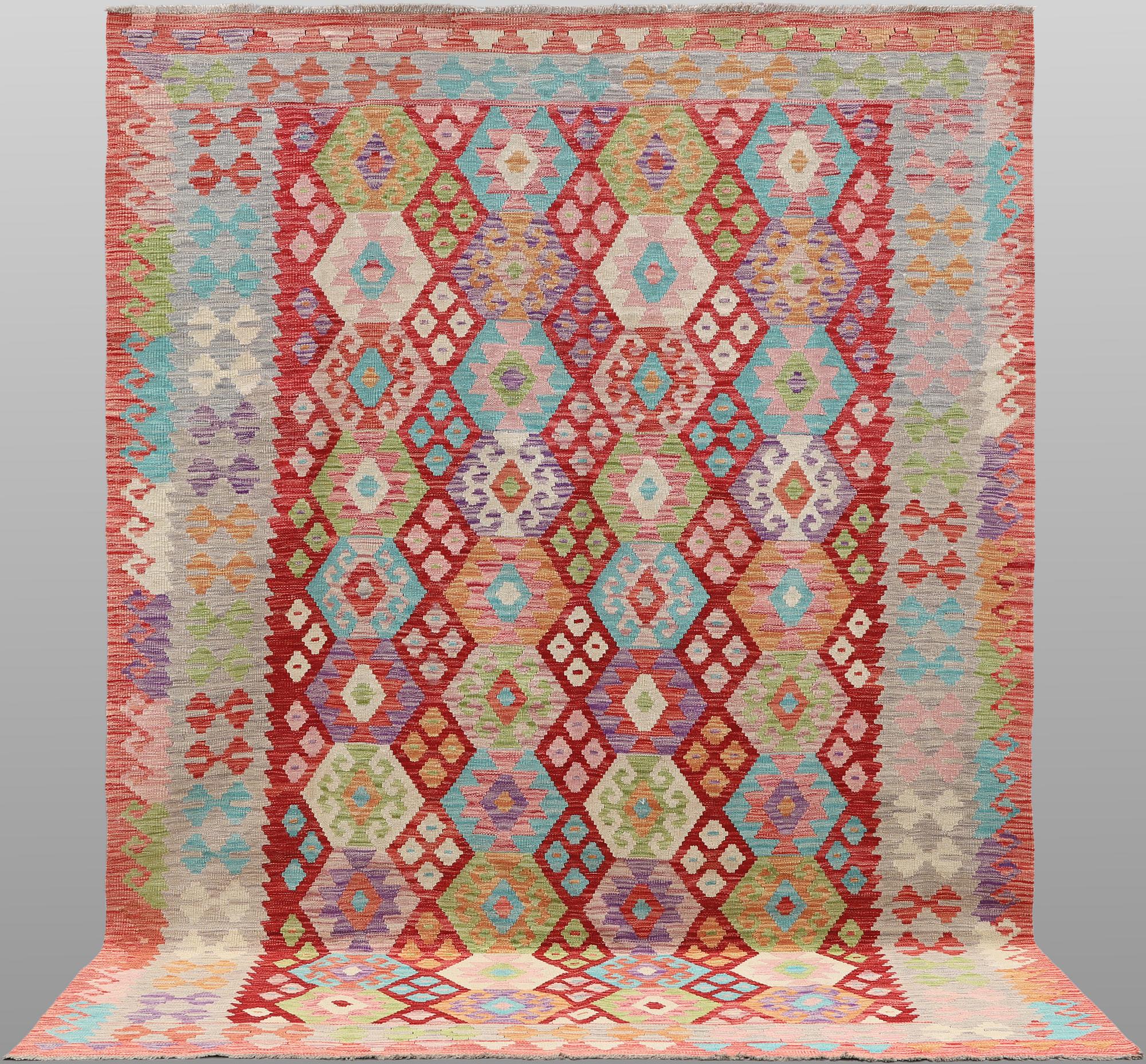 A Kelim carpet, 285 x 199 cm.
