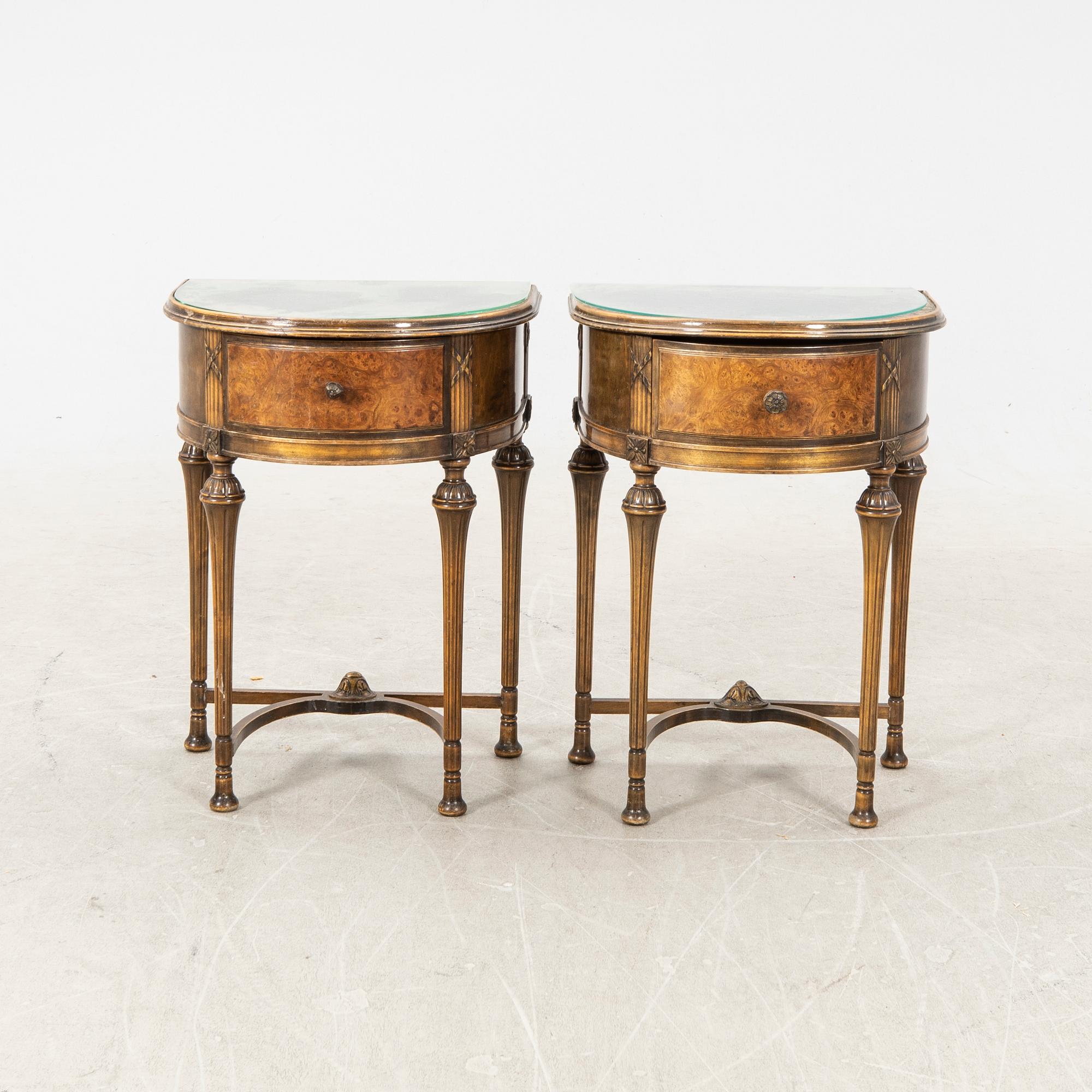 Sängbord Louis XVI stil 1940-tal.