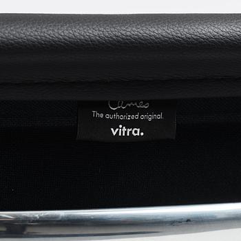 Charles & Ray Eames, stolar, sex stycken, modell "EA101", Vitra, 2018.