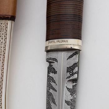 A reindeer horn and birch knife by Bertil Fällman, signed.