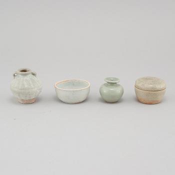 A group of Chinese porcelain, Song/Yuan dynasty and one Sawankhalok vase,