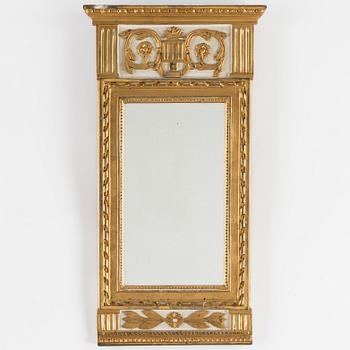 A late Gustavian mirror, beginning of the 19th century.