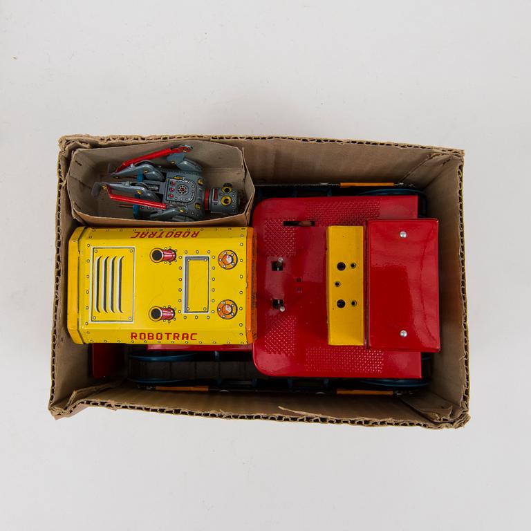 A tinplate Linemar "Robotrac Bulldozer," Japan, 1950s.
