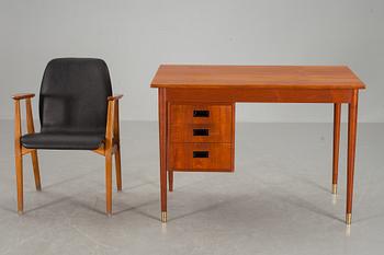 SKRIVBORD samt STOL, 1950/60-tal.