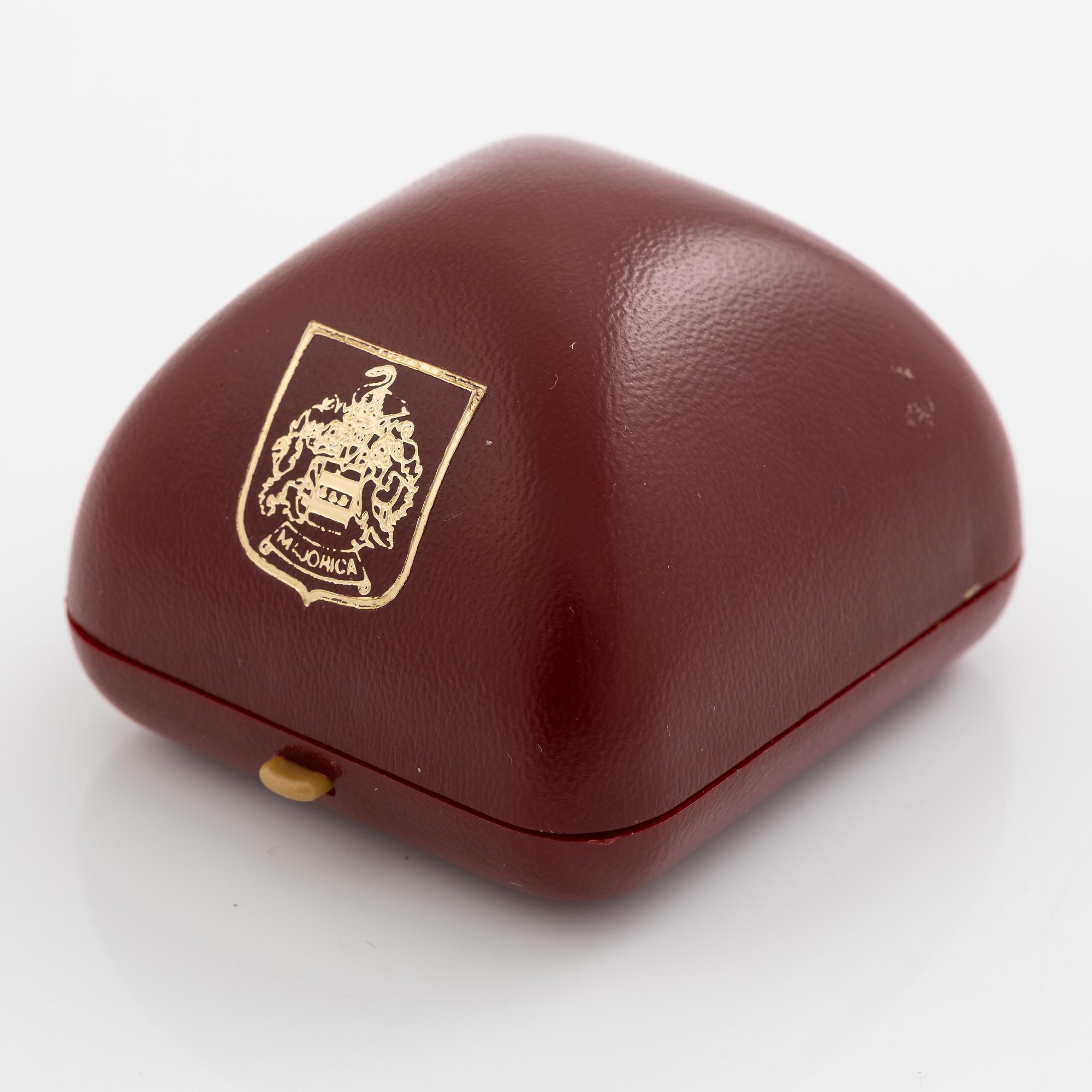 Ring, 18K white gold set with five brilliant-cut diamonds.