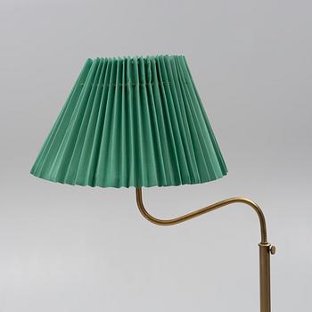 Josef Frank, golvlampa, modell 2568, "Lilla kamelen", Firma Svenskt Tenn.