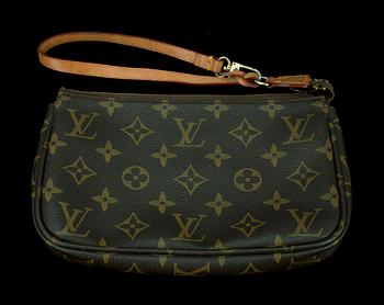 VÄSKA, "Pochette Accessoires", Louis Vuitton.