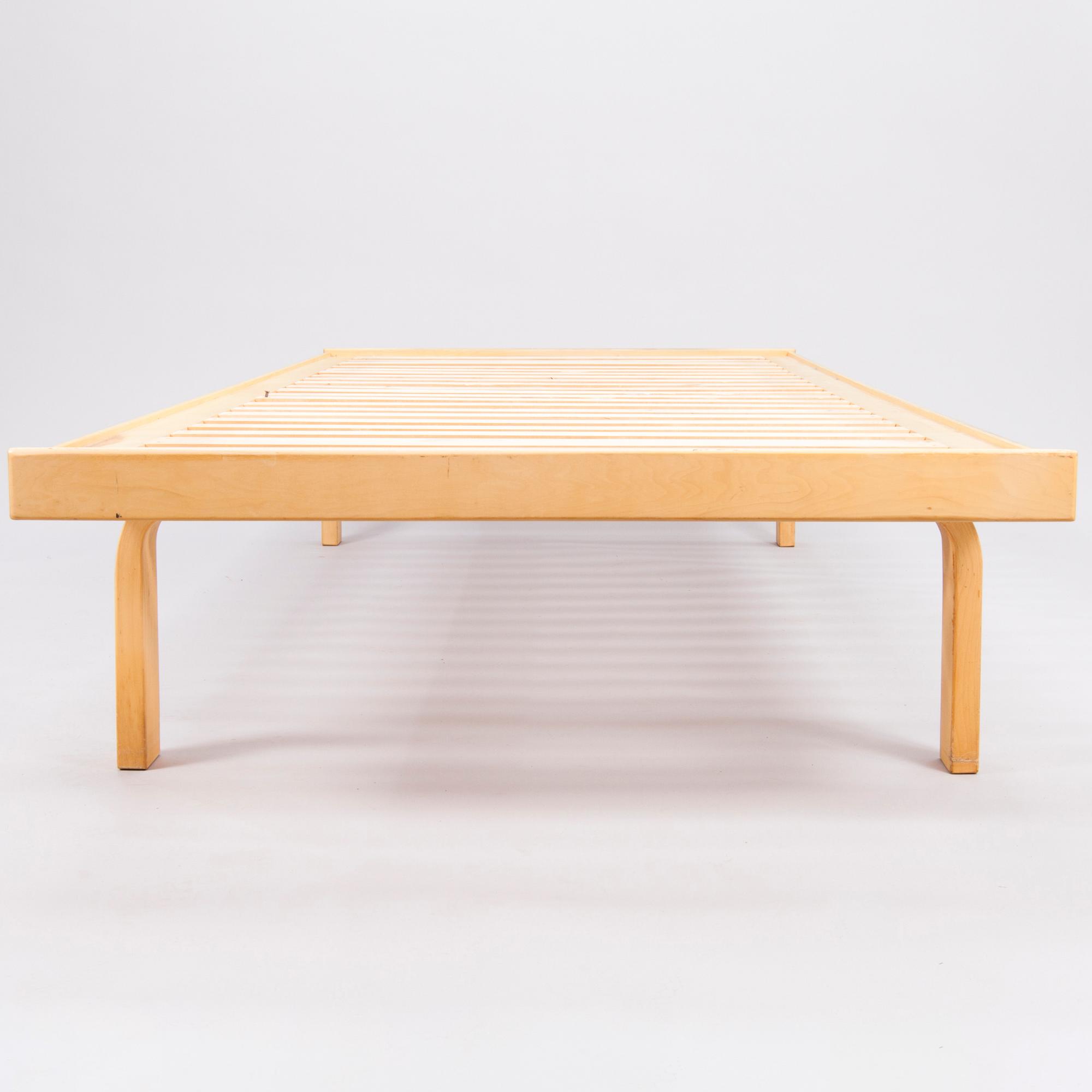 ALVAR AALTO, leposohva, malli 710, Artek, 1900-luvun loppu.