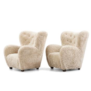 390. Scandinavian Modern, a pair of mid-20th century armchairs.