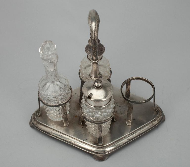 BORDSSURTOUT, silver och glas, Grachev, St. Petersburg Ryssland 1896.