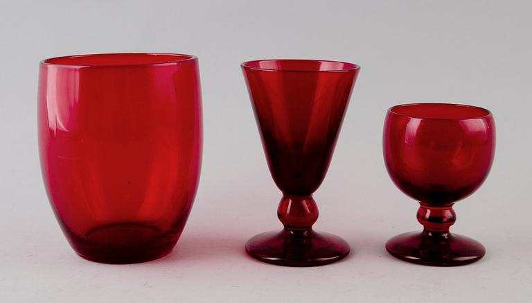 SERVISGLAS, 20 del, rött glas, Monica Bratt Reijmyre.