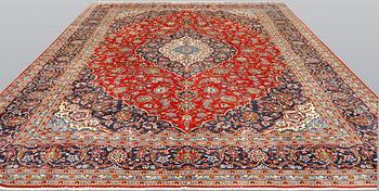 A carpet, Kashan, ca 440 x 297 cm.