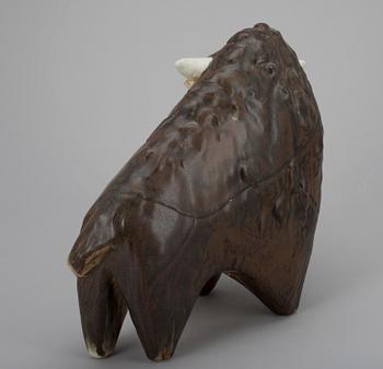 FIGURIINI, keramiikkaa, design Taisto Kaasinen, signeerattu TK, Arabia.