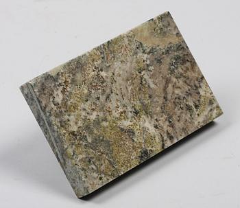 BREVBRESS, kolmårdsmarmor.